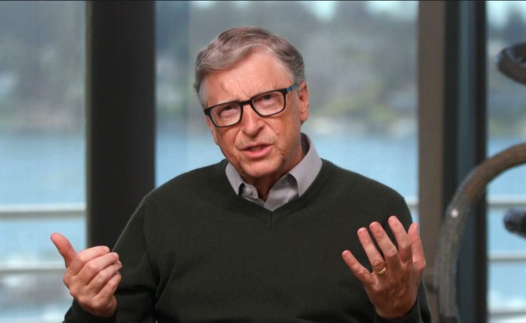 Bill Gates: Omicron răspândește imunitatea mai bine decât o fac vaccinurile